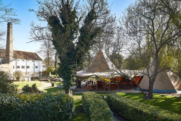Tuddenham Mill Luxury Hotel Экстерьер фото The Old Mill PH