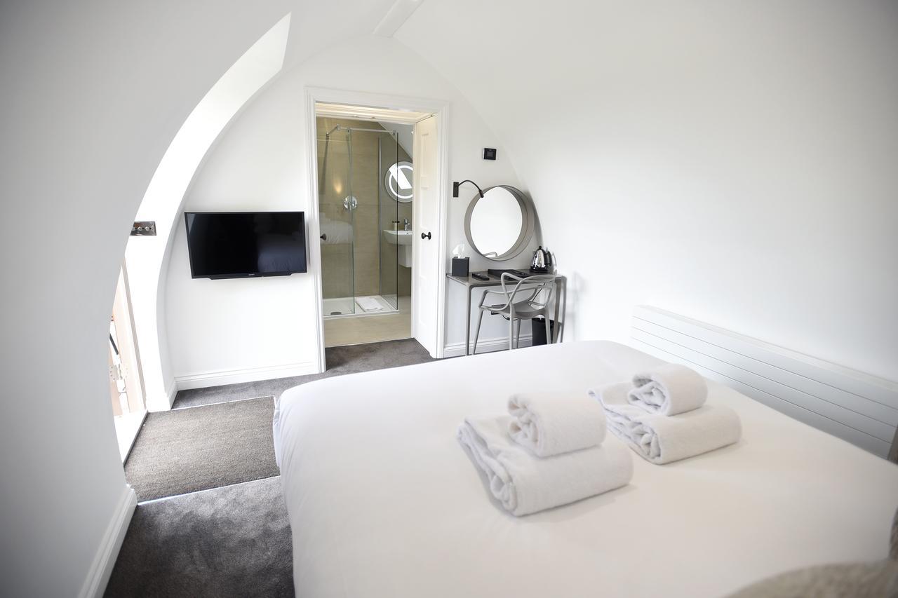 Tuddenham Mill Luxury Hotel Экстерьер фото A room at the hotel