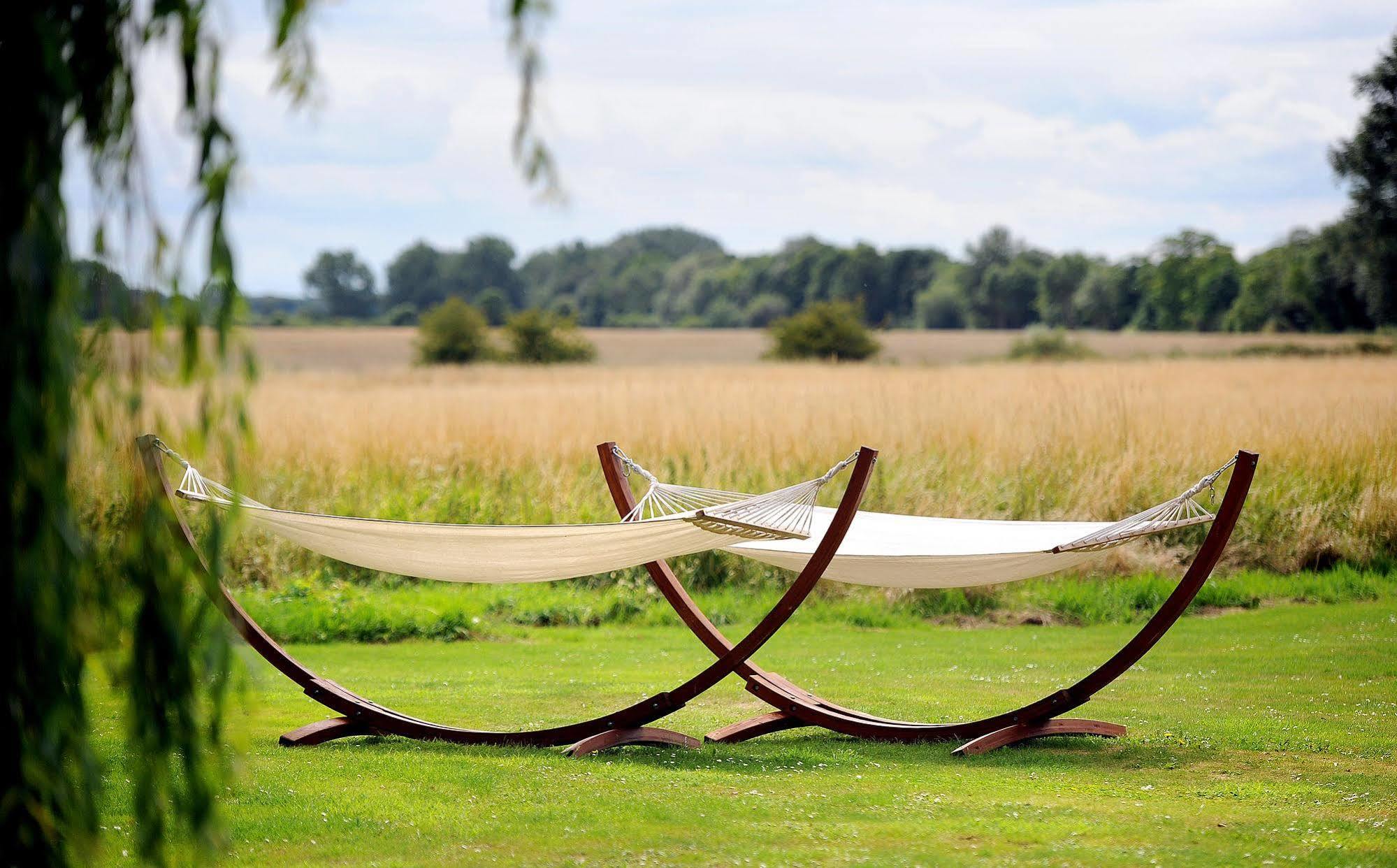 Tuddenham Mill Luxury Hotel Экстерьер фото A hammock