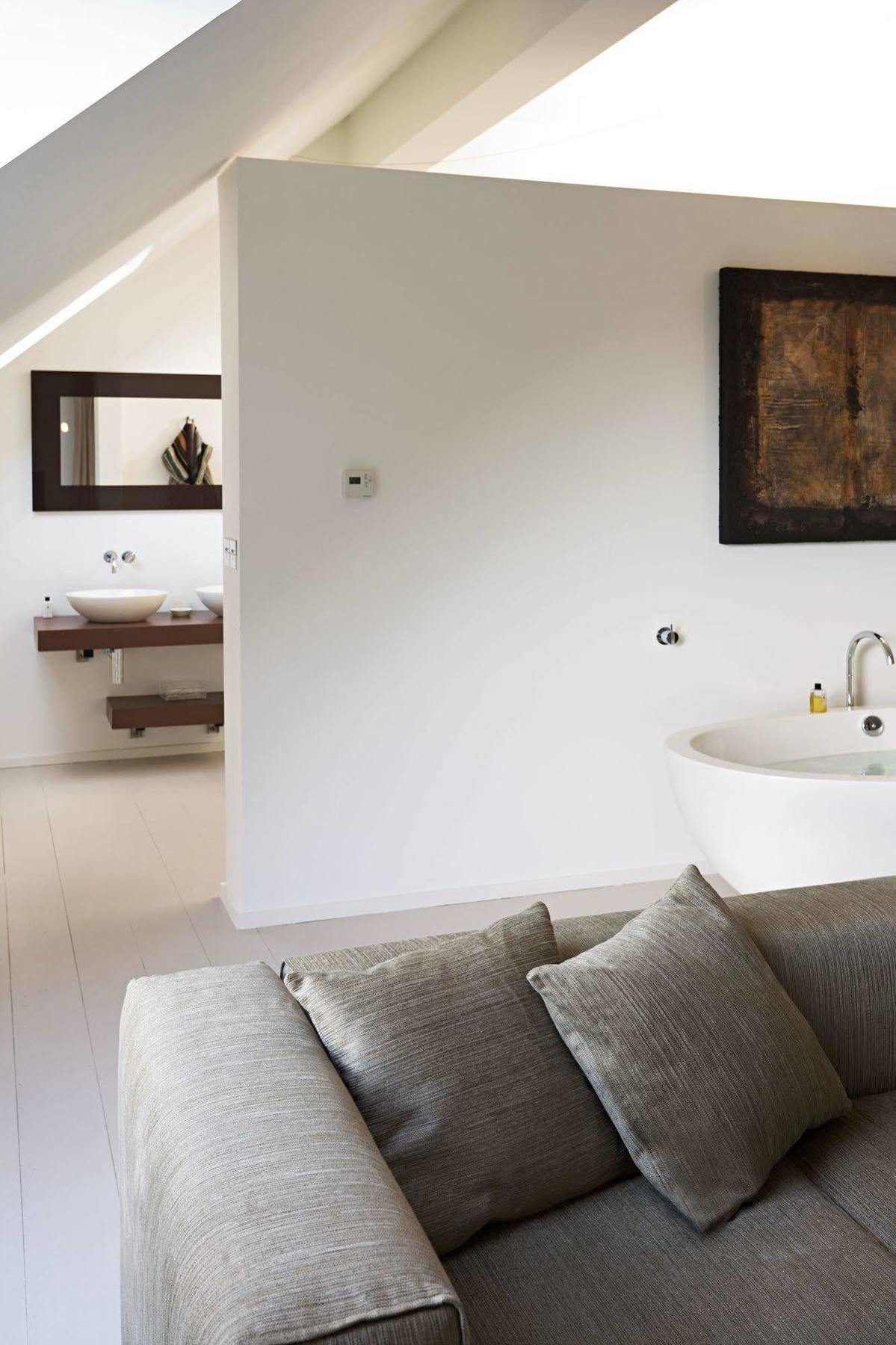 Tuddenham Mill Luxury Hotel Экстерьер фото Bathroom