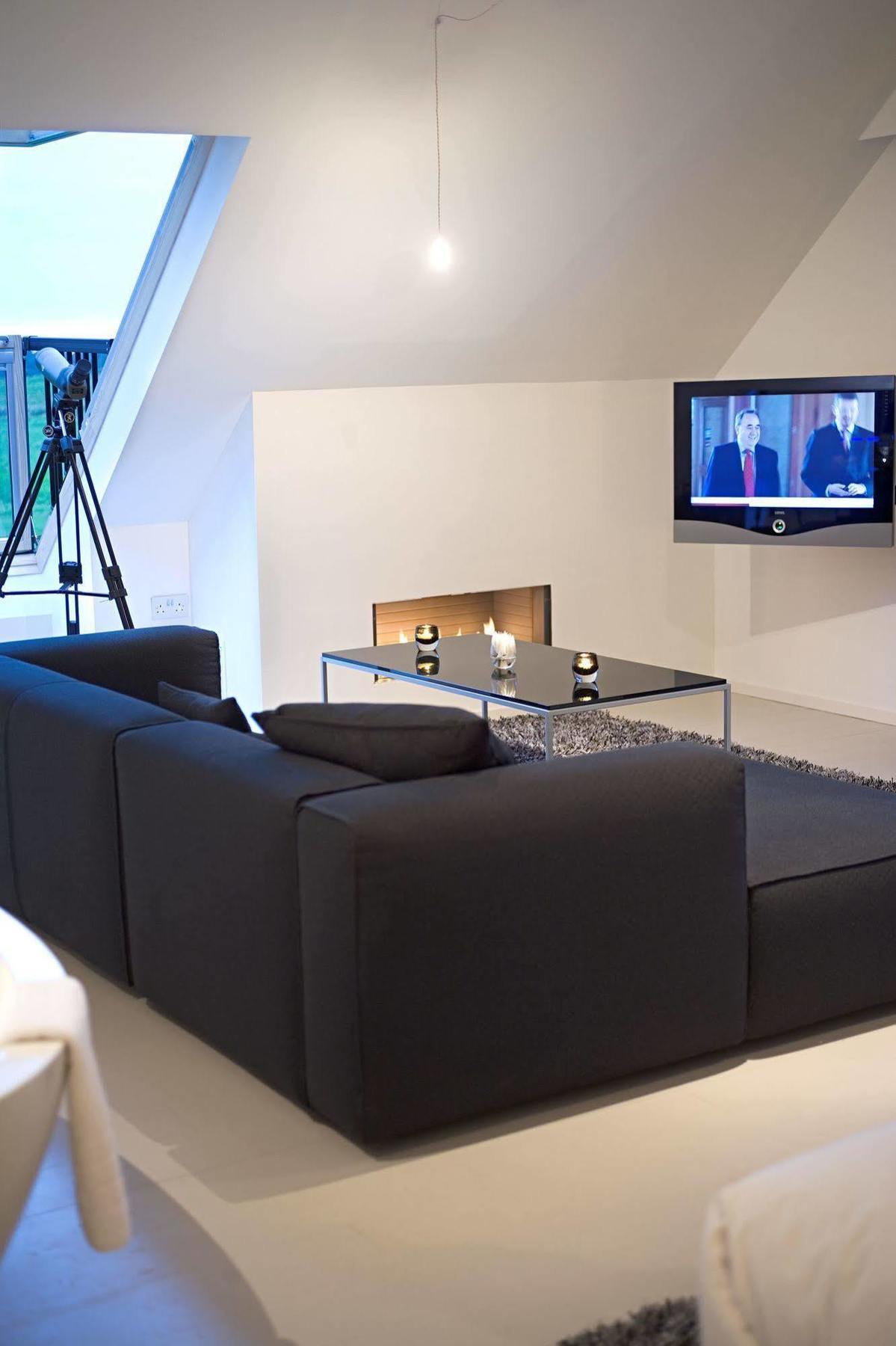 Tuddenham Mill Luxury Hotel Экстерьер фото A modern living room