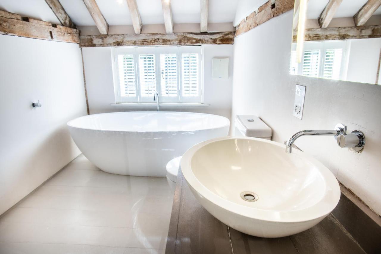 Tuddenham Mill Luxury Hotel Экстерьер фото Bathroom