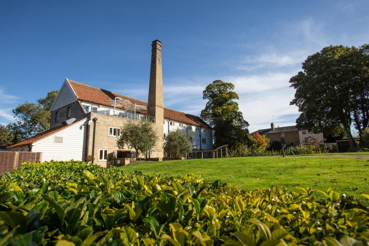 Tuddenham Mill Luxury Hotel Экстерьер фото The former stable block at the Nunnery